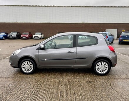 Renault Clio I-MUSIC 16V 11