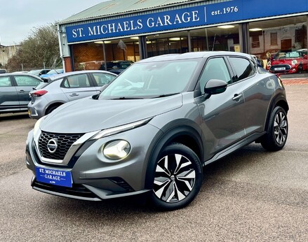 Nissan Juke DIG-T ACENTA DCT 1