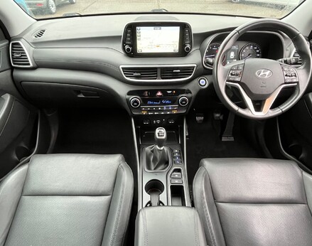 Hyundai TUCSON T-GDI PREMIUM 2