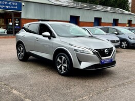 Nissan Qashqai DIG-T N-CONNECTA MHEV 4