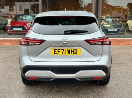 Nissan Qashqai DIG-T N-CONNECTA MHEV 6