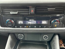 Nissan Qashqai DIG-T N-CONNECTA MHEV 42