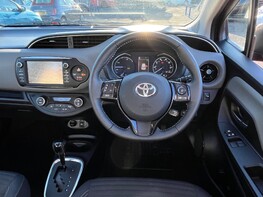 Toyota Yaris VVT-I ICON TECH 18