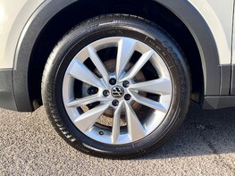 Volkswagen T-Cross SE TSI DSG 14