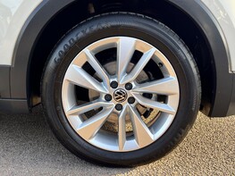 Volkswagen T-Cross SE TSI DSG 15