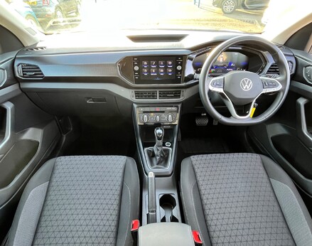 Volkswagen T-Cross SE TSI DSG 2