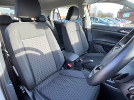 Volkswagen T-Cross SE TSI DSG 52