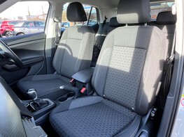 Volkswagen T-Cross SE TSI DSG 53