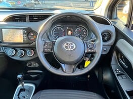 Toyota Yaris VVT-I ICON TECH 19