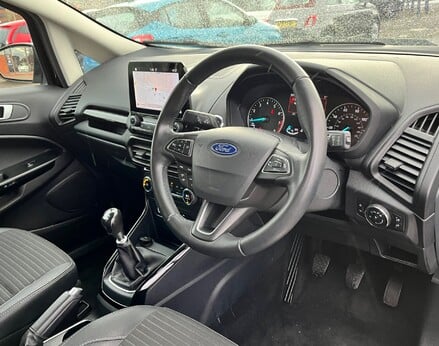 Ford Ecosport TITANIUM 18