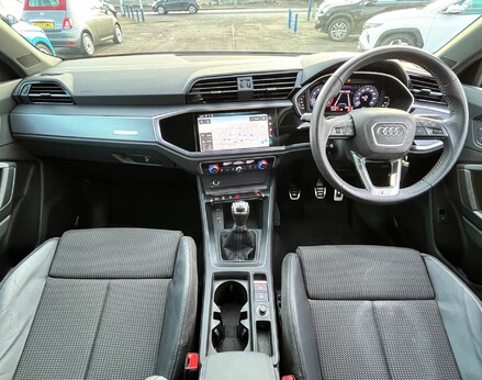 Audi Q3 TFSI S LINE 2