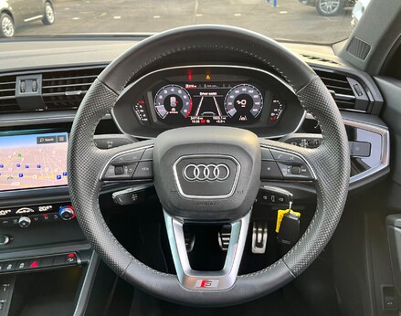 Audi Q3 TFSI S LINE 20