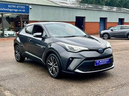 Toyota C-HR EXCEL 4