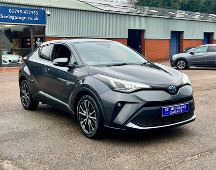 Toyota C-HR EXCEL 4