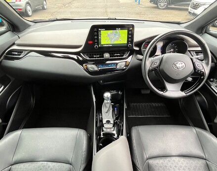 Toyota C-HR EXCEL 2