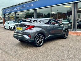 Toyota C-HR EXCEL 8