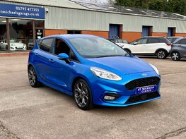 Ford Fiesta ST-LINE EDITION 4