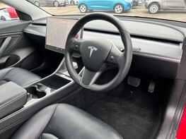 Tesla Model 3 LONG RANGE AWD 17