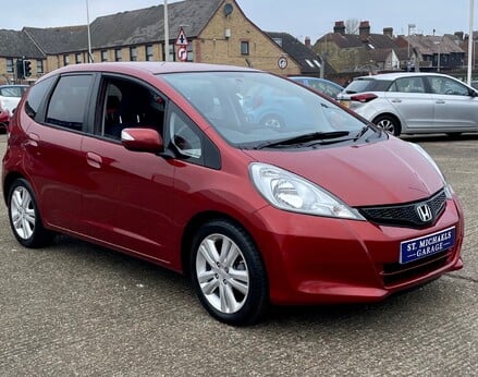 Honda Jazz I-VTEC ES PLUS 4