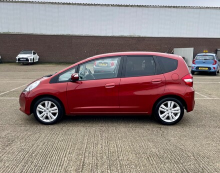 Honda Jazz I-VTEC ES PLUS 11