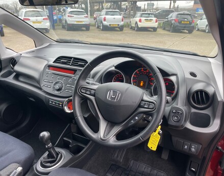 Honda Jazz I-VTEC ES PLUS 17