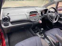 Honda Jazz I-VTEC ES PLUS 23