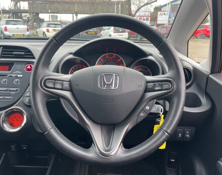 Honda Jazz I-VTEC ES PLUS 19