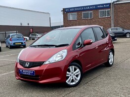 Honda Jazz I-VTEC ES PLUS 1