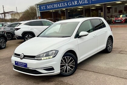 Volkswagen Golf SE NAVIGATION TDI BLUEMOTION TECHNOLOGY