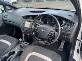 Kia Ceed CRDI GT-LINE ISG 17