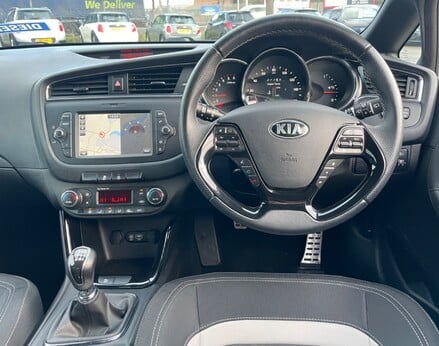 Kia Ceed CRDI GT-LINE ISG 18