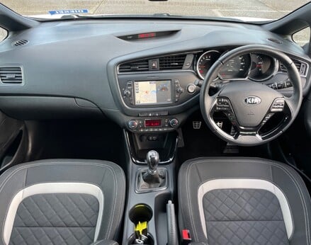 Kia Ceed CRDI GT-LINE ISG 2