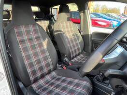 Volkswagen Up UP GTI 43