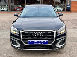 Audi Q2 TFSI TECHNIK 5