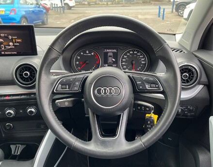 Audi Q2 TFSI TECHNIK 20