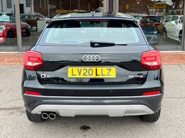 Audi Q2 TFSI TECHNIK 6