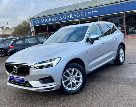 Volvo XC60 B4 MOMENTUM AWD 1