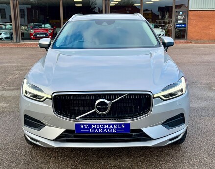 Volvo XC60 B4 MOMENTUM AWD 5