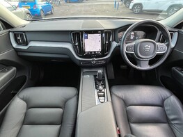 Volvo XC60 B4 MOMENTUM AWD 2