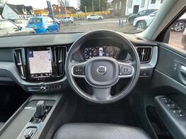 Volvo XC60 B4 MOMENTUM AWD 19