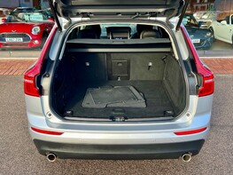 Volvo XC60 B4 MOMENTUM AWD 52