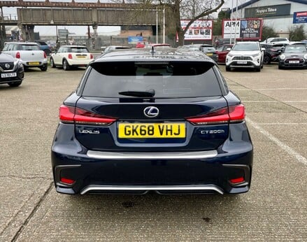 Lexus CT 200H LUXURY 6