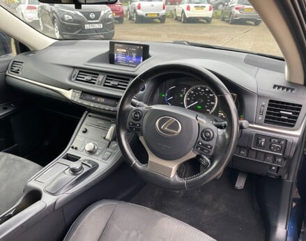 Lexus CT 200H LUXURY 17