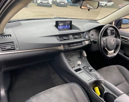 Lexus CT 200H LUXURY 27