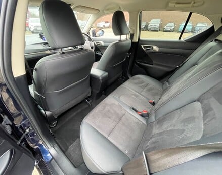 Lexus CT 200H LUXURY 59