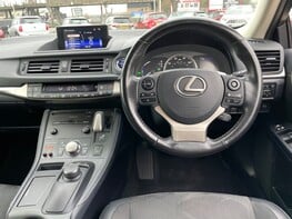 Lexus CT 200H LUXURY 18