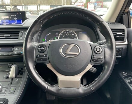 Lexus CT 200H LUXURY 19