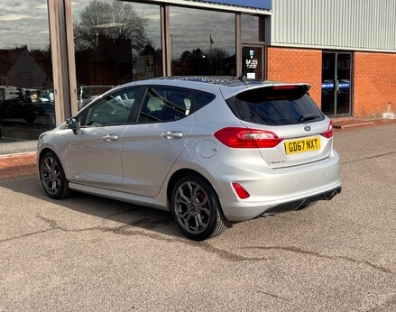 Ford Fiesta ST-LINE 9