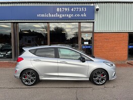 Ford Fiesta ST-LINE 10