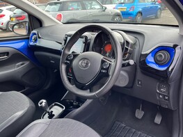 Toyota Aygo VVT-I X-CLUSIV X-SHIFT 18